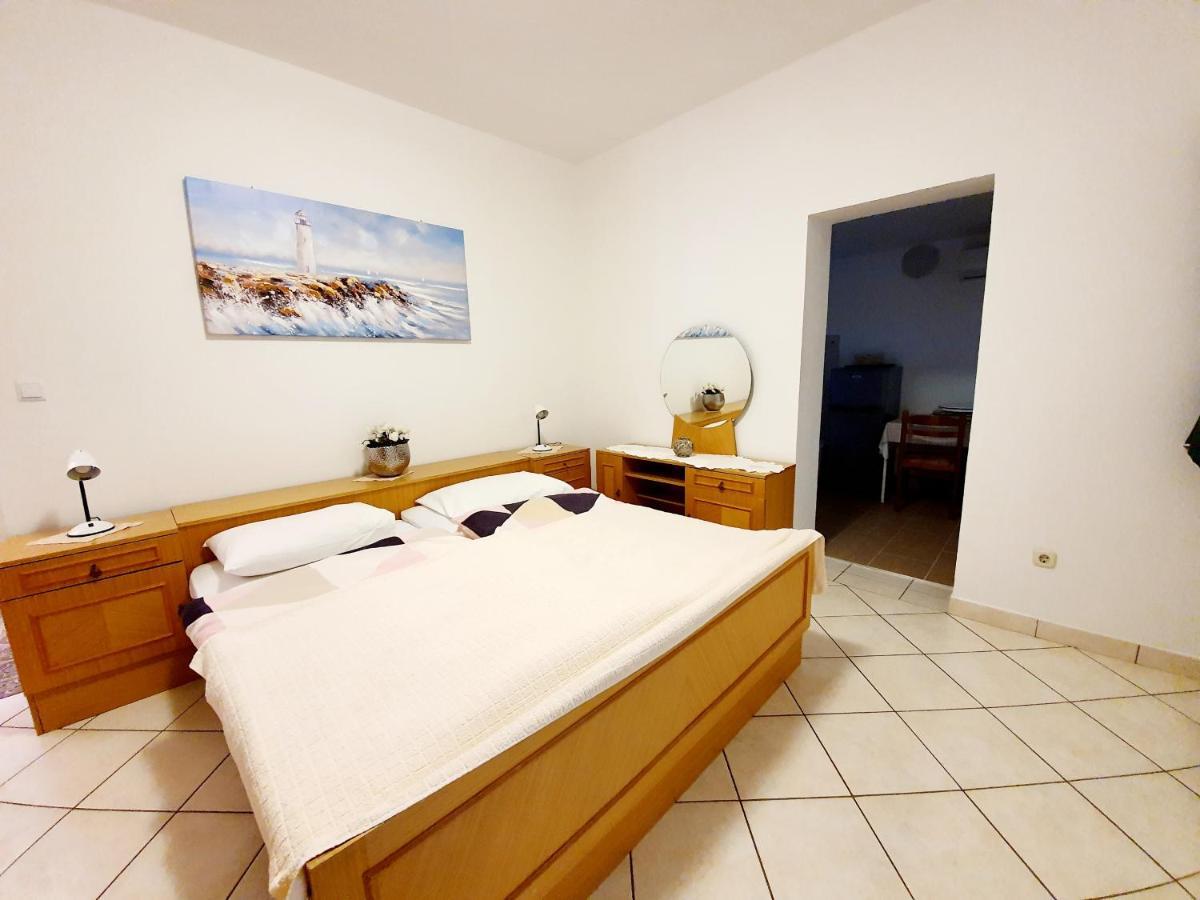 Апартаменти Apartamani Katarina Vl.Ilija Jusup Стариград-Паклениця Екстер'єр фото
