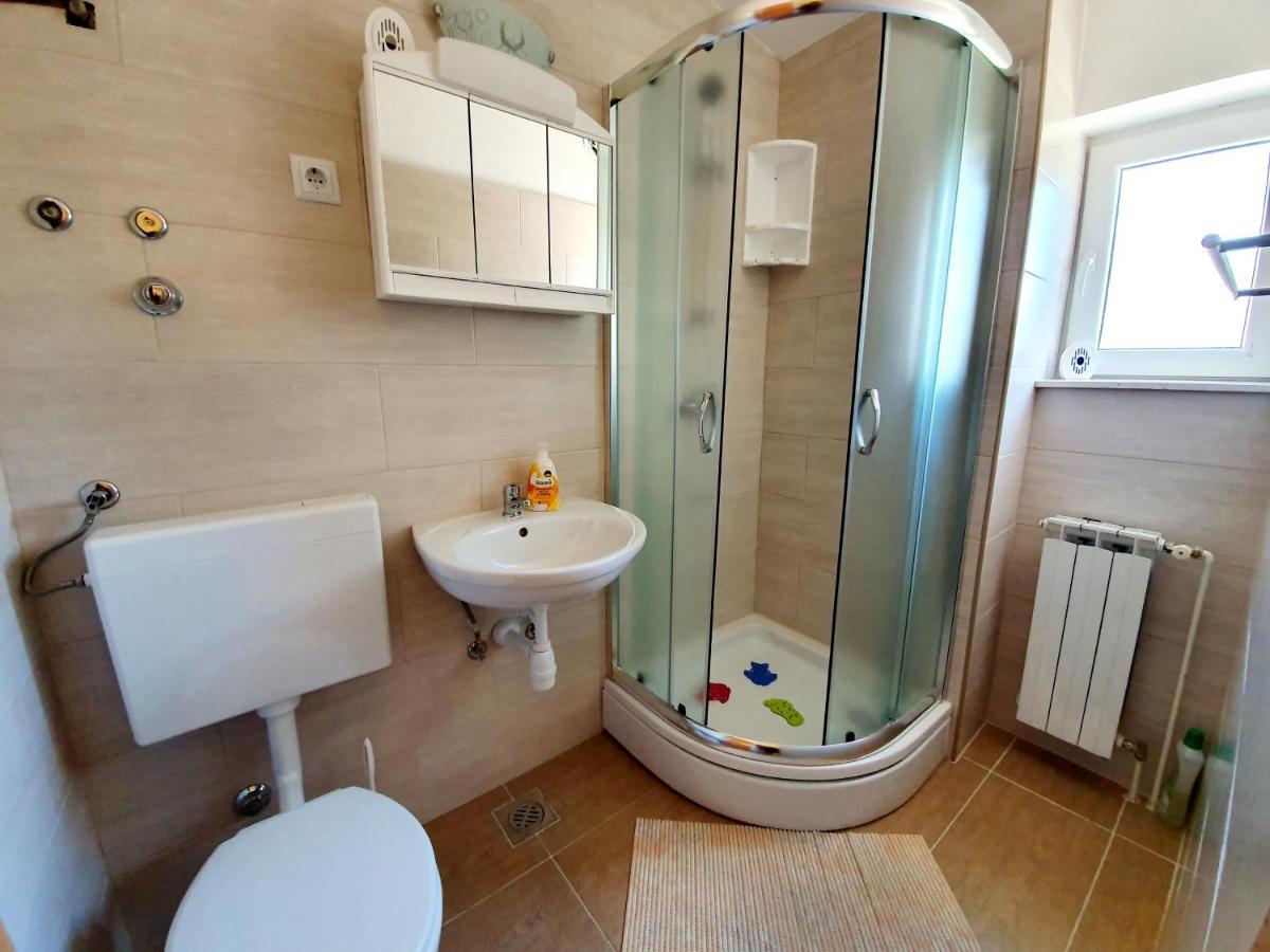 Апартаменти Apartamani Katarina Vl.Ilija Jusup Стариград-Паклениця Екстер'єр фото
