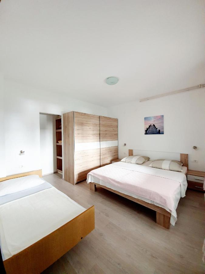 Апартаменти Apartamani Katarina Vl.Ilija Jusup Стариград-Паклениця Екстер'єр фото