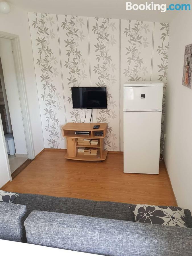Апартаменти Apartamani Katarina Vl.Ilija Jusup Стариград-Паклениця Екстер'єр фото