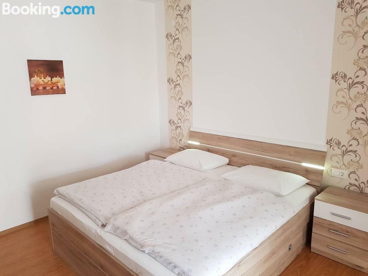 Апартаменти Apartamani Katarina Vl.Ilija Jusup Стариград-Паклениця Екстер'єр фото
