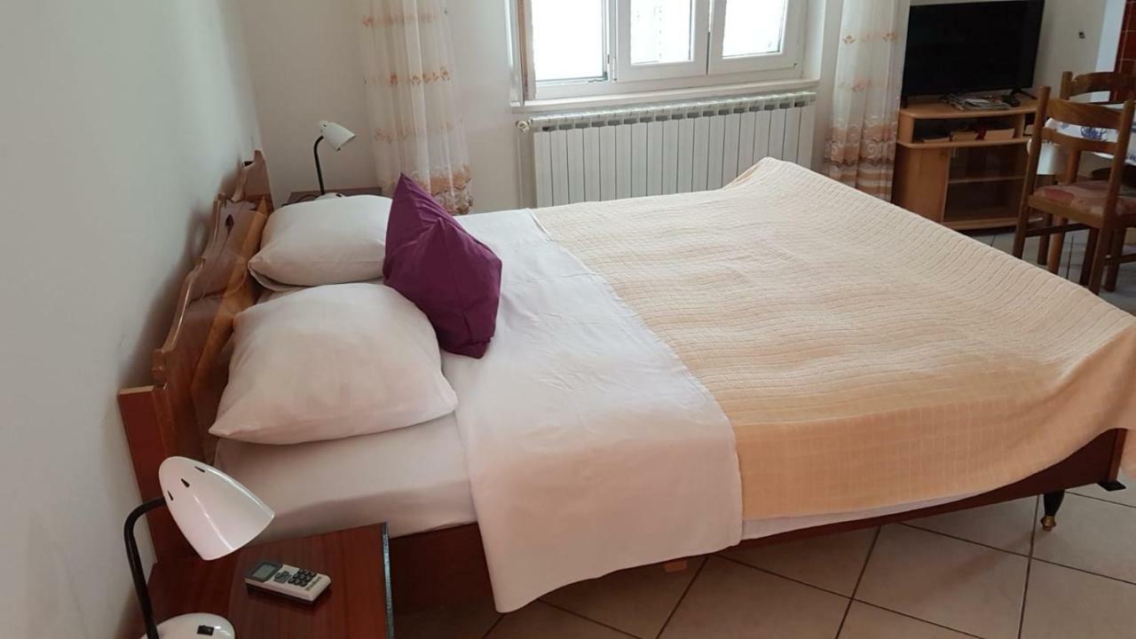 Апартаменти Apartamani Katarina Vl.Ilija Jusup Стариград-Паклениця Екстер'єр фото