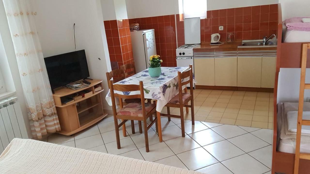 Апартаменти Apartamani Katarina Vl.Ilija Jusup Стариград-Паклениця Екстер'єр фото