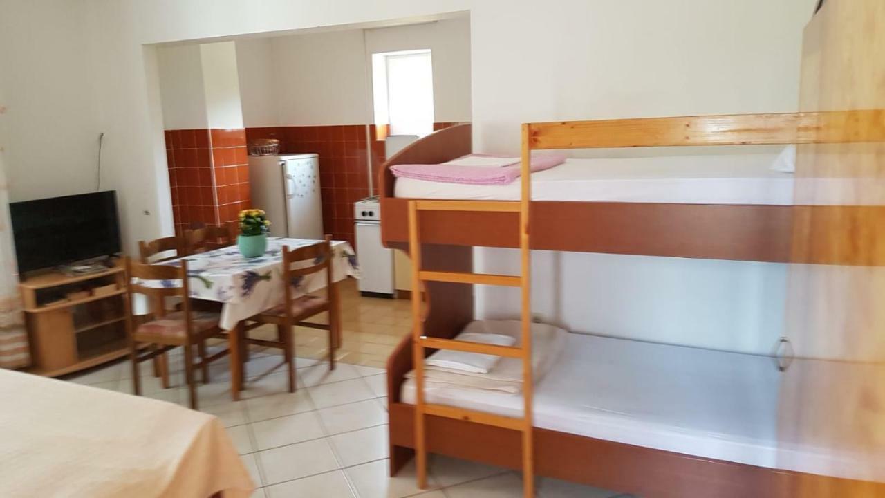 Апартаменти Apartamani Katarina Vl.Ilija Jusup Стариград-Паклениця Екстер'єр фото